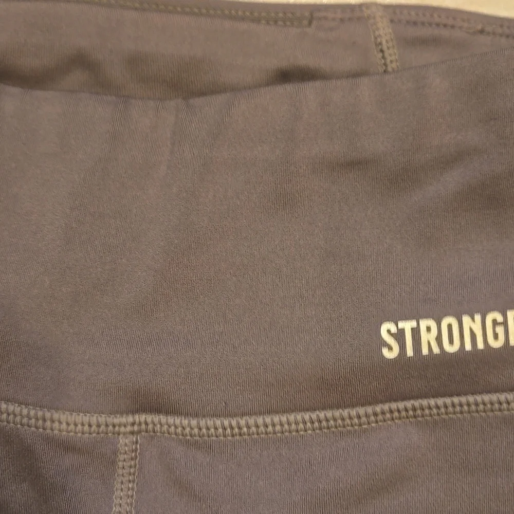 New Stronger Label "The Signature One" Falcon Gold Leggings - Picture 3 of 12